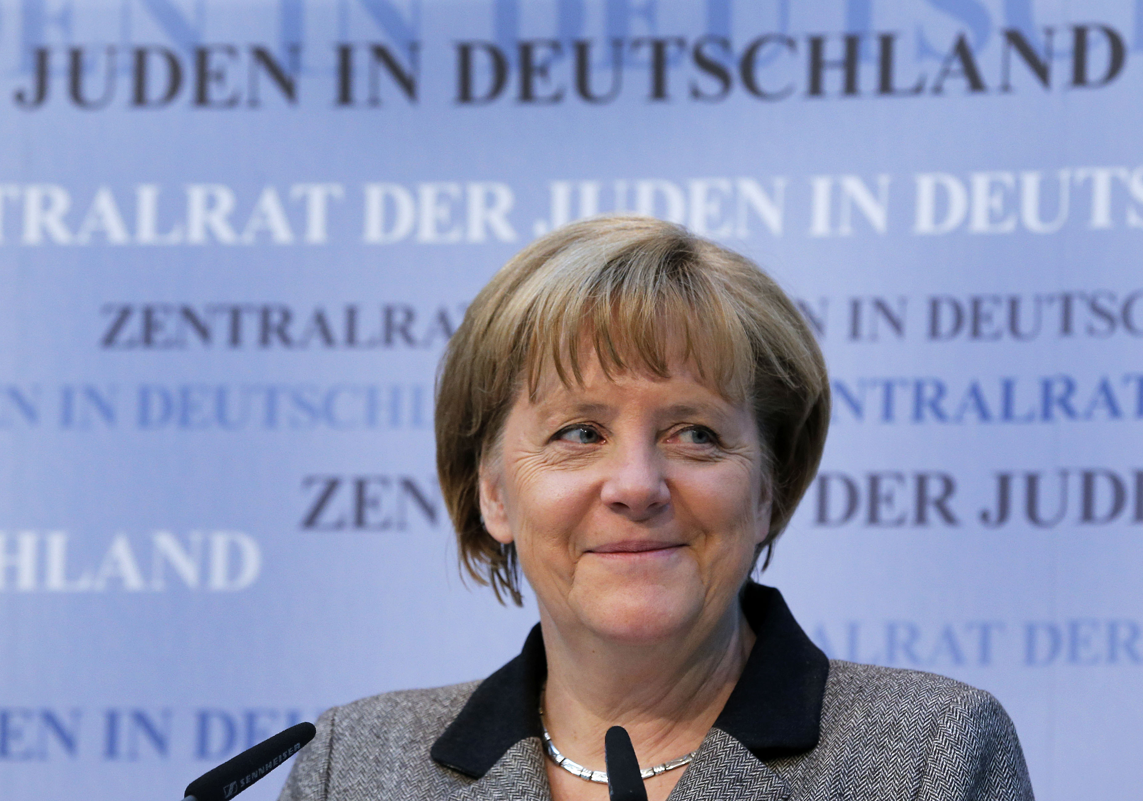 Μεγάλες αυξήσεις στις συντάξεις τα επόμενα τέσσερα χρόνια υπόσχεται η Μέρκελ